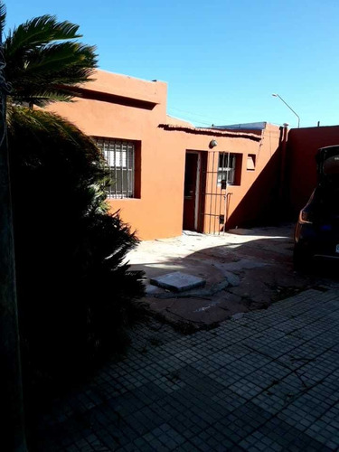 Venta Casa Esquinera 2 Dormitorios En Maldonado