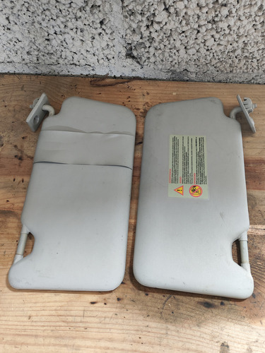 Par De Viseras Nissan March O Versa (Usado)