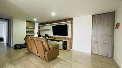 Imagen 14 de 28 de Espectacular Apartamento En Venta, Amplio Balcon Con Vista Garantizada Envigado