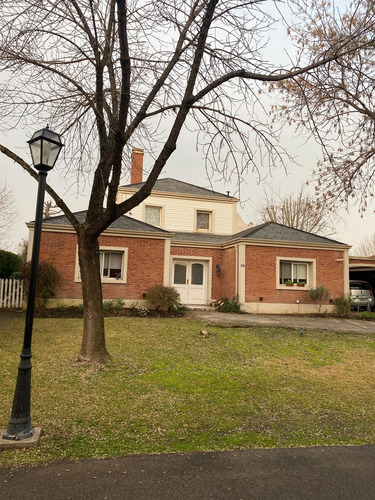 Casa En Venta 4 Dormitorios Pileta En Los Jazmines, Pilar Del Este, Pileta Y Parrilla