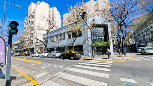 Local Comercial Esquina.excelente Ubicacion.