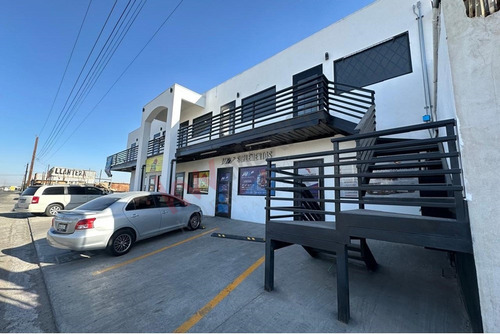 Renta Local Comercial De 28m2 En La Quintas Del Rey, Mexicali Bc