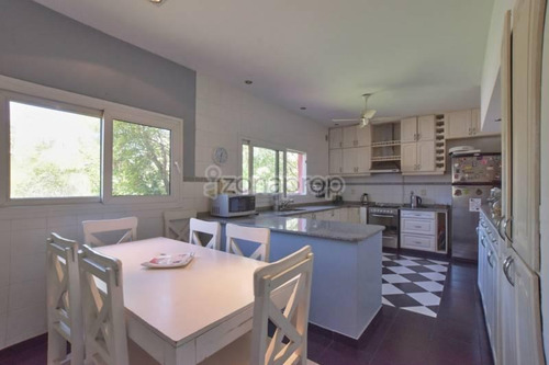 Imagen 6 de 27 de Lindisima Casa Con Mucha Luz Natural Sobre Espectacular Lote Interno De 1.372 M2