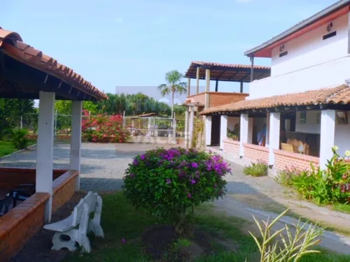 Candelaria, Vía Cabuyal, 6.400 M2
