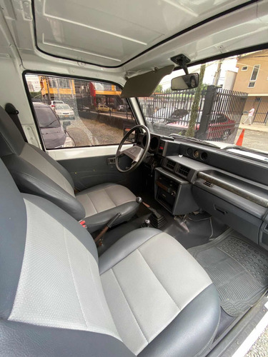Imagen 15 de 15 de Daihatsu Rocky 1993 2.2 F95