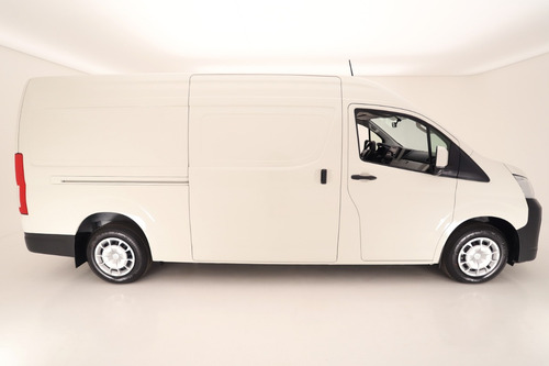 Toyota Hiace 2.8 Tdi Furgón 6at L2h2 3a 5p