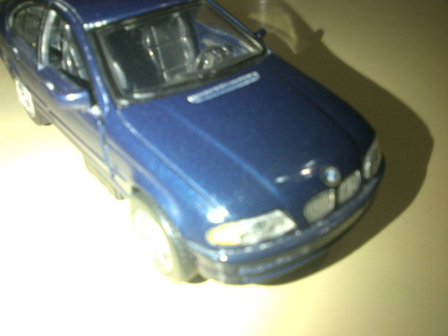 Bmw Serie3 Año 1999 A Escala 1:32 Marca New Ray Toys