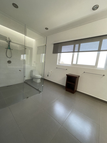 Residencia Exclusiva En Renta En Villas Regency Jurica