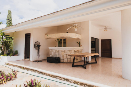 Casa En Venta Merida, Fracc. Montecristo, Estilo Californiano De 1 Planta, Entrega Inmediata.