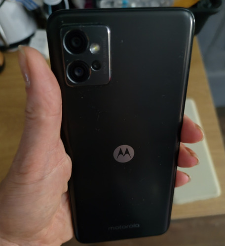 Celular Motorola G32. 