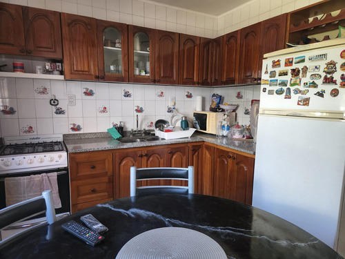 Casa Con Galpón Y Cochera De 5 Ambientes En Venta