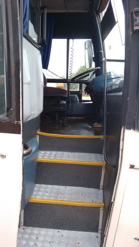 Ônibus 57 Lugares Marcopolo Gv Motor O 400