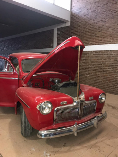 Ford 1942 De Lujo