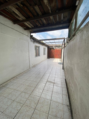 Se Vende Casa 3d+1b A Cuadras Del Metro Lo Valledor Pac