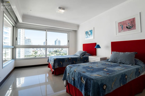 Torrelobos, Punta Del Este, Apartamento En Alquiler Frente Al Mar.