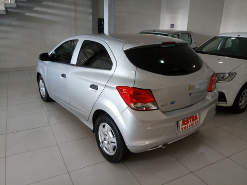 Imagem 4 de 9 de Chevrolet Onix 1.0 Joy 8v Flex 4p Manual 2018