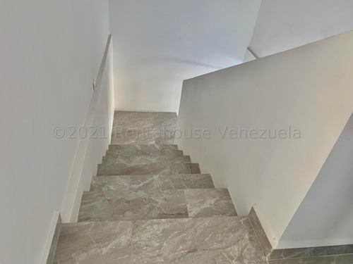 Imagen 6 de 11 de En Venta Hermoso Townhouse Ubicado En La Puerta Maraven