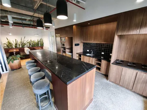 Oficina Amoblada Arriendo De 1.306m2 En Medellín Poblado