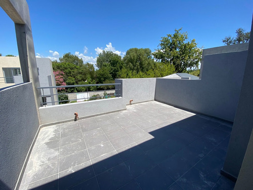 Imagen 28 de 30 de Venta Triplex 5 Ambientes Tigre C/parrilla Jardín