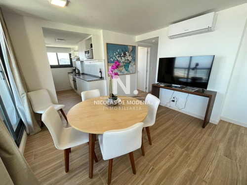 Vende Apartamento De 2 Dormitorios En Punta Del Este. Financia