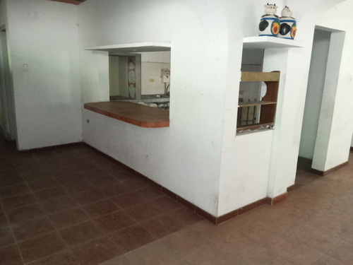 Imagen 8 de 15 de Grupo Inmobiliario Acres 20.2 Alquila Amplia Casa Para Depósito O Negocio En San Antonio De Los Altos Sector El Limón Lv