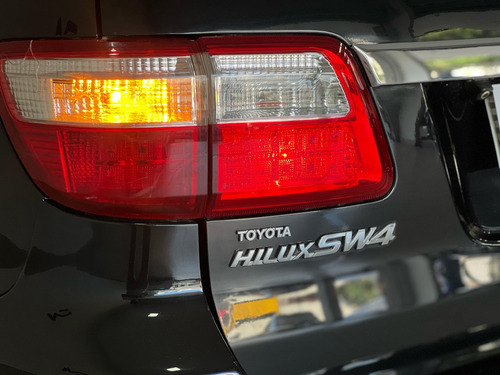 Toyota Hilux SW4 3.0 SRV 4X4 7 LUGARES 16V TURBO INTERCOOLER DIESEL 4P AUTOMÁTICO