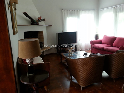 Gran Casa Ubicada En La Zona Del Golf, Punta Del Este.- Ref: 3030