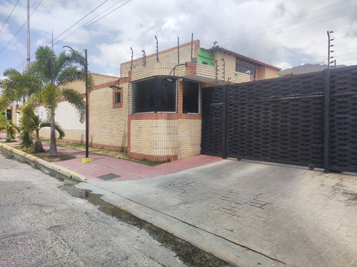 Imagen 1 de 16 de Town House En San Diego, Urb. Villa Fontana . Remodelado* Fg