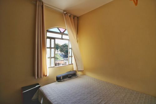 Imagem 9 de 18 de Casa Á Venda, 4 Quartos, 3 Banheiros, 10 Vagas, Água Branca - Contagem/mg - 22889