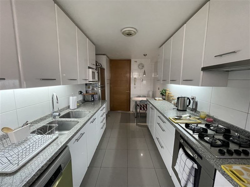 Imagen 7 de 16 de Elegante Departamento En Venta De 4 Dorm. En Las Condes