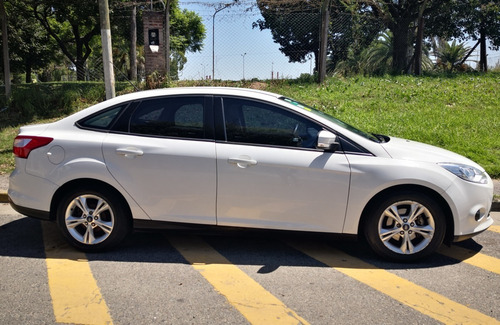Ford Focus 1.6 4p
