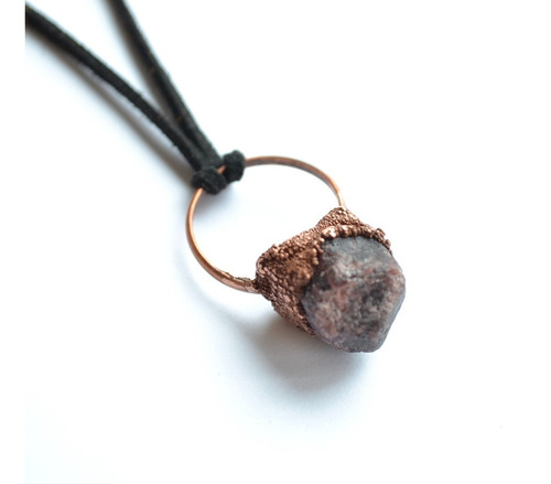 Imagen 3 de 5 de Collar Colgante De Piedra Preciosa Granate En Bruto Y Cobre