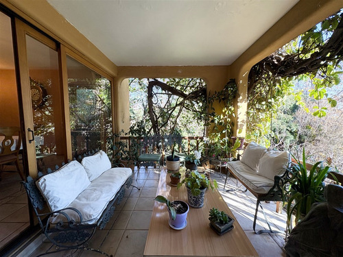 Hermosa Casa En Venta De 5 Dorm. En Las Condes