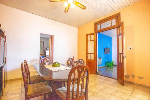 Imagen 10 de 30 de Venta Casa Lote Propio 7 Ambientes En Pompeya