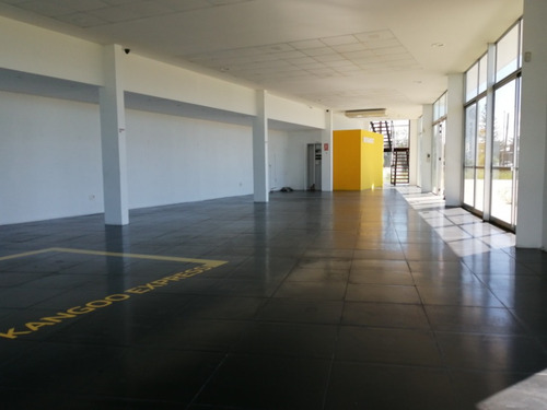 Venta Gran Esquina En Excelente Punto