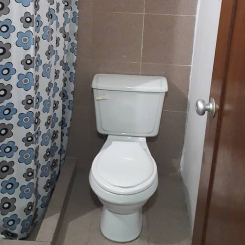 Imagen 4 de 6 de En Venta Apartamento En Charallave - Valle Chara