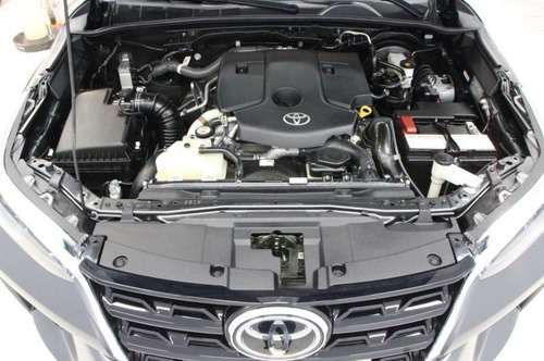 Imagem 5 de 11 de Toyota Hilux Sw4 2.8 D-4d Turbo Diesel Srx 7l 4x4 Automático