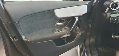Imagen 10 de 12 de Mercedes Benz A200 Sedán