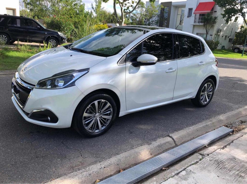 Peugeot 208 1.6 Feline 2018