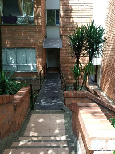 Apartamento En La Inferior Con Los Parra (poblado)