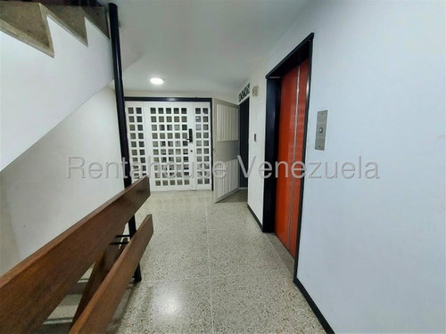 Hermoso Apartamento En Alquiler. Urb. Altamira.