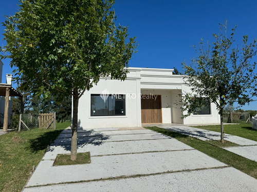 Casa En Venta 3 Dormitorios Escobar Barrio Cerrado Una Planta