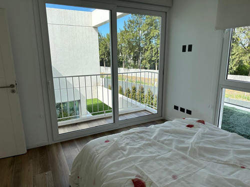 Casa En Venta / Alquiler De 4 Dormitorios | Barrio Carpinchos, Nordelta