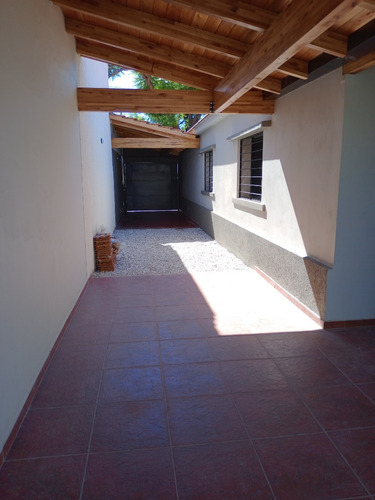 Se Vende Casa 3 Dorm-cochera-patio-remodelada. Apto Credito!