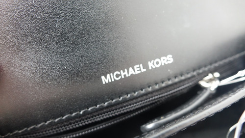 Cartera Michael Kors Cuero Modelo Mott Large Negra Nueva
