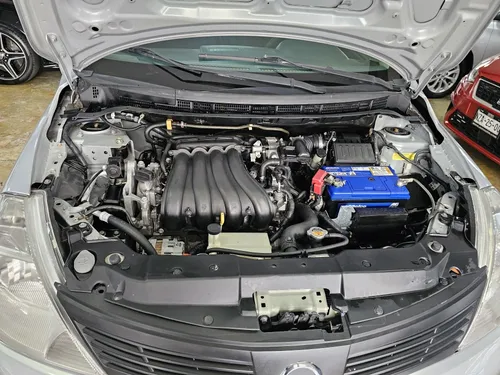 Nissan Tiida 1.8 Advance Sedan Mt