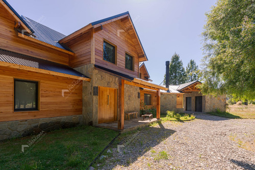 Casa En Venta En Orillas Del Caleufu, San Martín De Los Andes, Meliquina, Neuquén, Patagonia Argentina