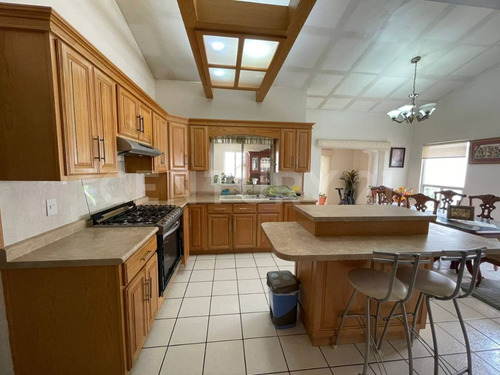 Casa En Venta En Haciendas Del Valle, Chihuahua