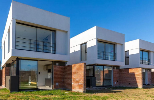Duplex Venta -2 Dormitorios Y Cochera -estrenar -240 Mts 2 - Barrio Gambier