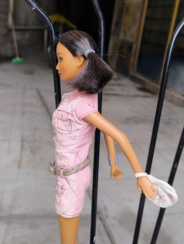 Muñeca Barbie Fashion Fever Kayla